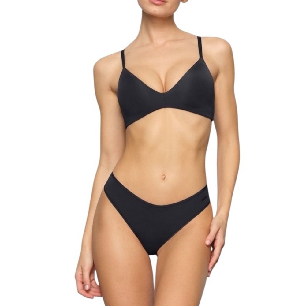 SKIMS Wireless Form T Shirt Demi Bra! Retail $58 - Picture 3 of 6